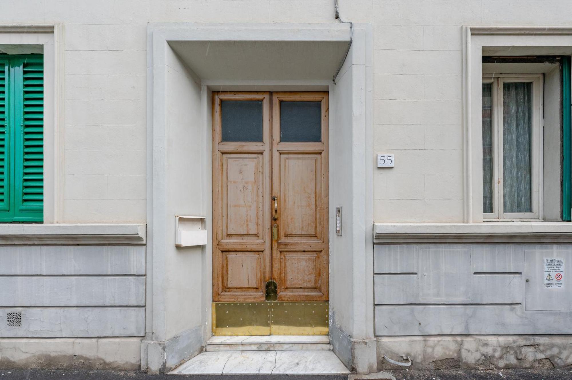 Appartement Via Pollaiolo, 55 - Charming - Comfort E Stile A 350mt Dal Tram! First Floor With Elevator And Car Places On Street Florence